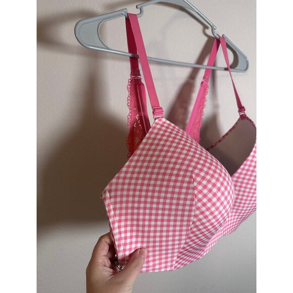 Cacique pink and white plaid Simply Wire Free Tshirt bra size 42F - Picture 3 of 8